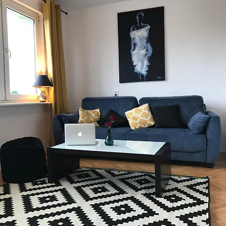 Avis Skwer Kosciuszki 8 * Gdynia